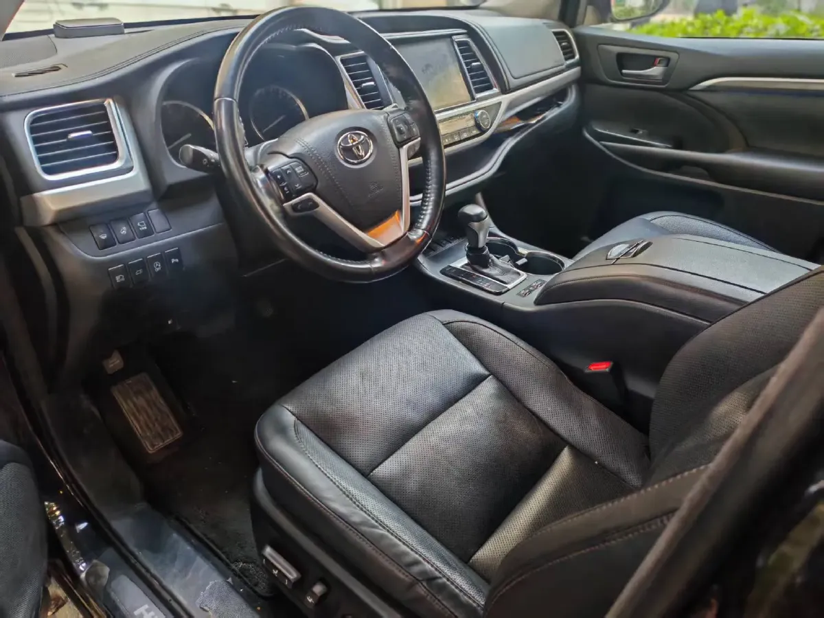 2019 HanTeng V7 1.5T 156HP L4 6AT,autocango,china used car exporter,china ev exporter,chinese used car exporter,chinese used ev exporter