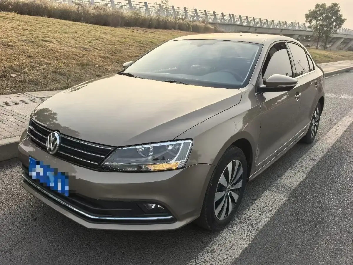 2018 Volkswagen Sagitar 1.2T 110HP L4 7DCT