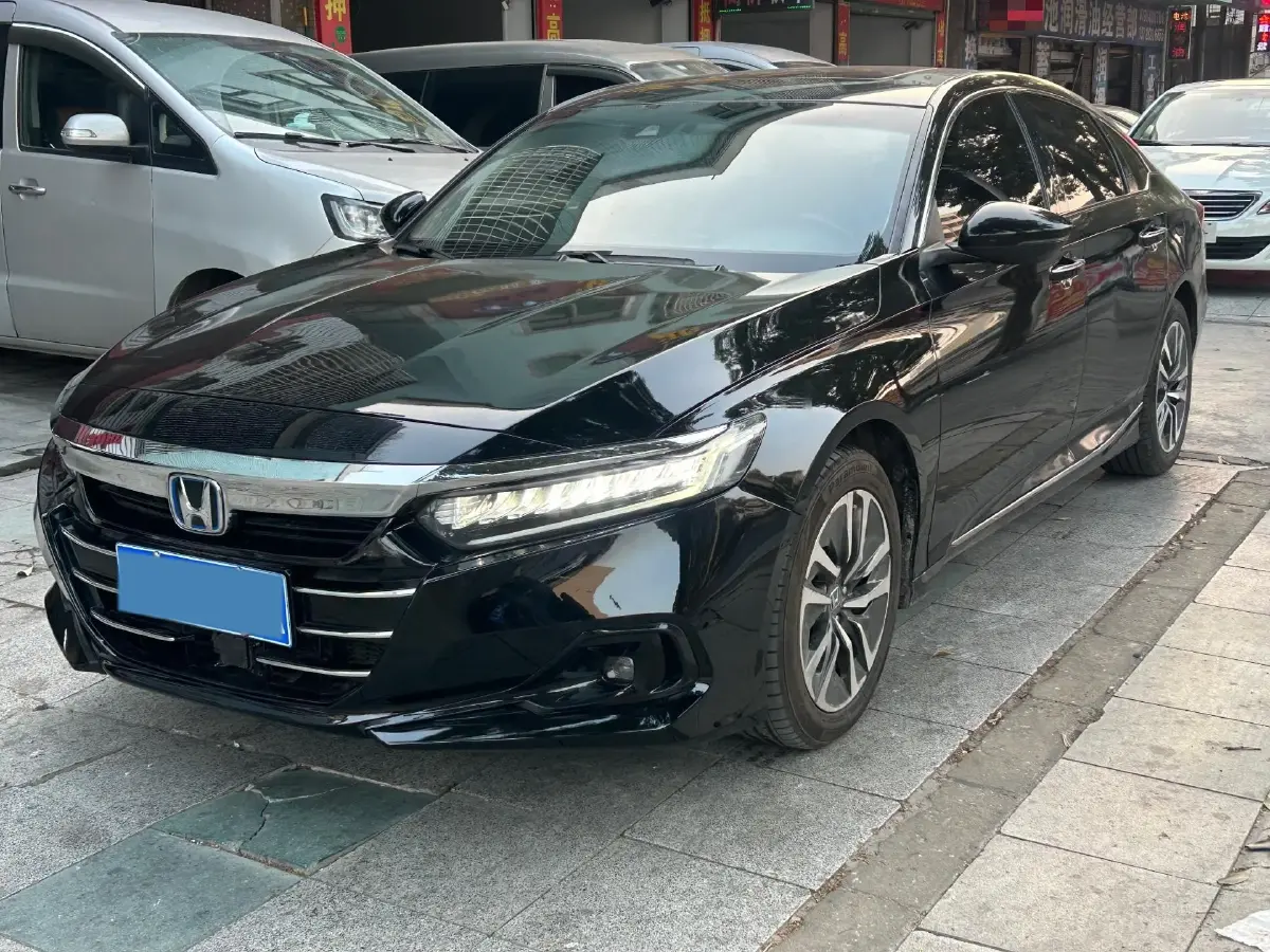 2022 Honda Accord 2.0L 146HP L4 E-CVT Hybrid