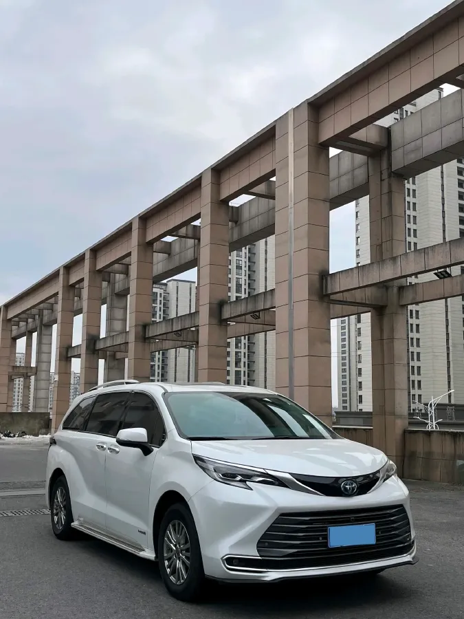 2023 Toyota Sienna 2.5L 189HP L4 E-CVT Hybrid,autocango,china used car exporter,china ev exporter,chinese used car exporter,chinese used ev exporter