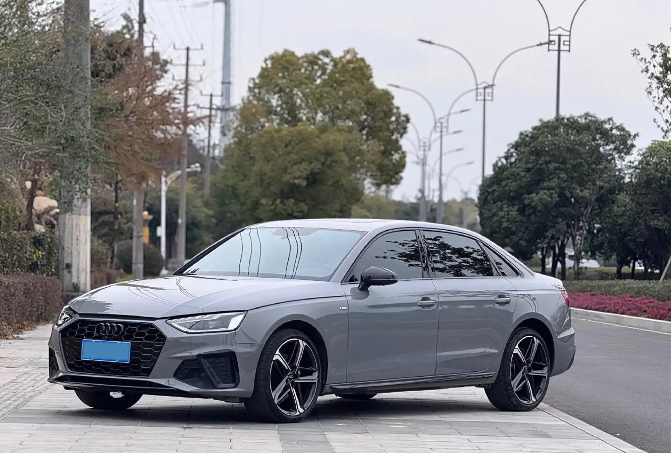 2024 Audi A4L 2.0T 190HP L4 7DCT