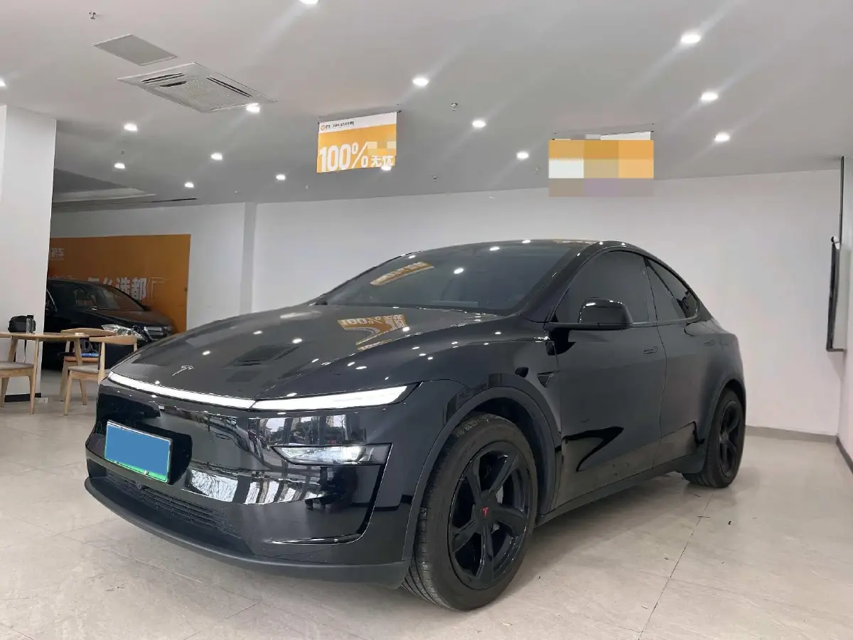 2025 Tesla Model Y BEV 62.5KWH