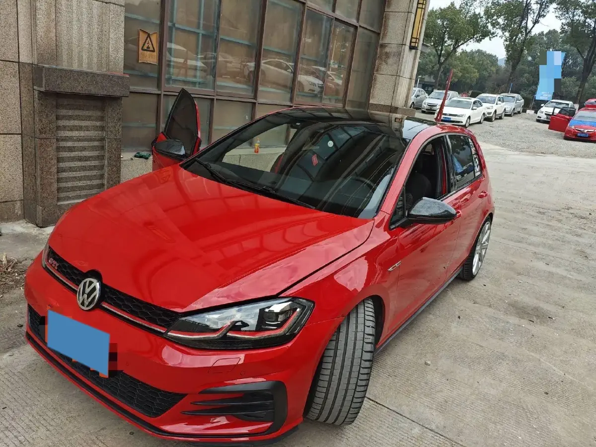 2018 Volkswagen GolfGTI 2.0T 220HP L4 7DCT