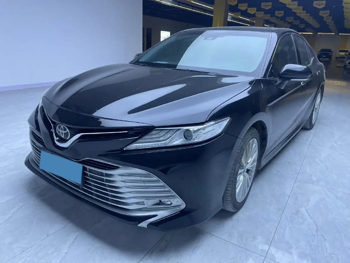 2019 Toyota Camry 2.5L 209HP L4 8AT