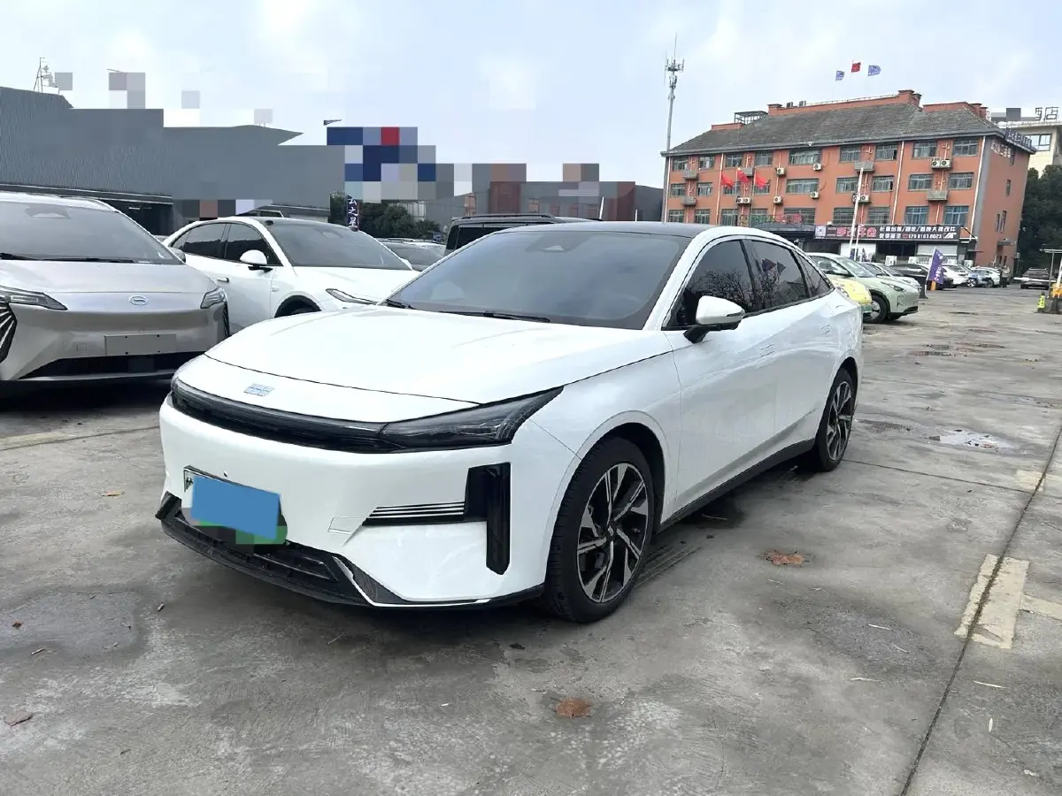 2024 Geely Galaxy L6 1.5T 163HP L4 3DHT PHEV