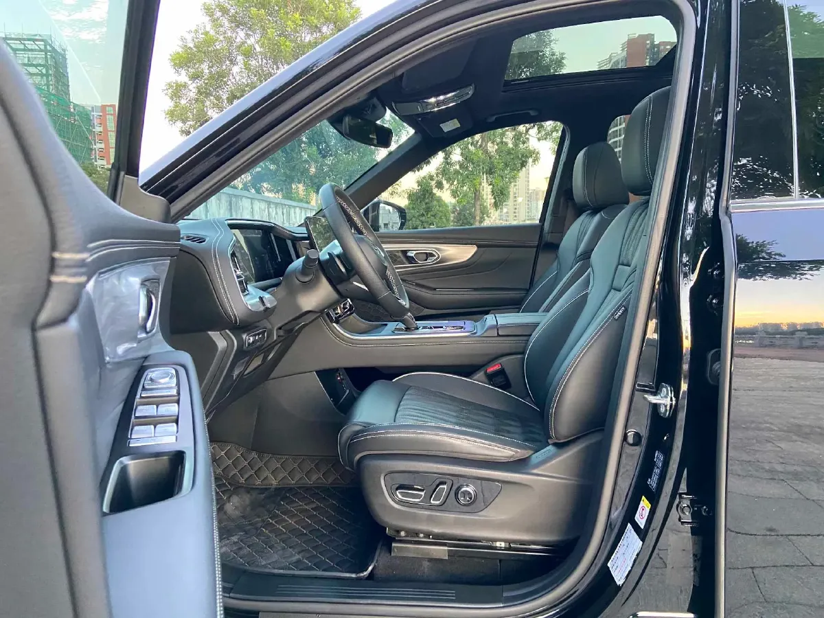 2022 GAC Trumpchi GS8 2.0T 252HP L4 8AT,autocango,china used car exporter,china ev exporter,chinese used car exporter,chinese used ev exporter