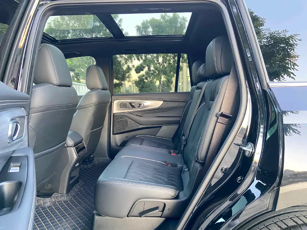 2022 GAC Trumpchi GS8 2.0T 252HP L4 8AT,autocango,china used car exporter,china ev exporter,chinese used car exporter,chinese used ev exporter