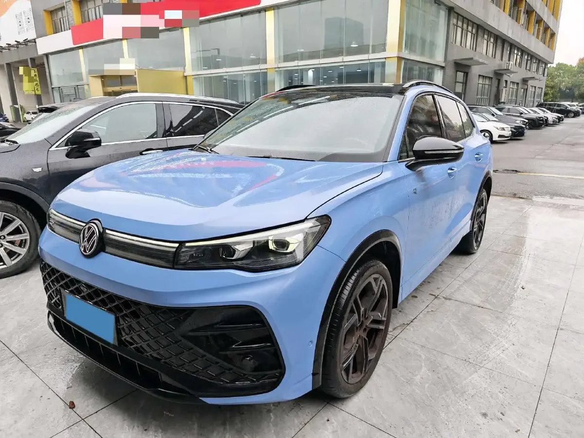 2024 Volkswagen Tiguan L 2.0T 220HP L4 7DCT