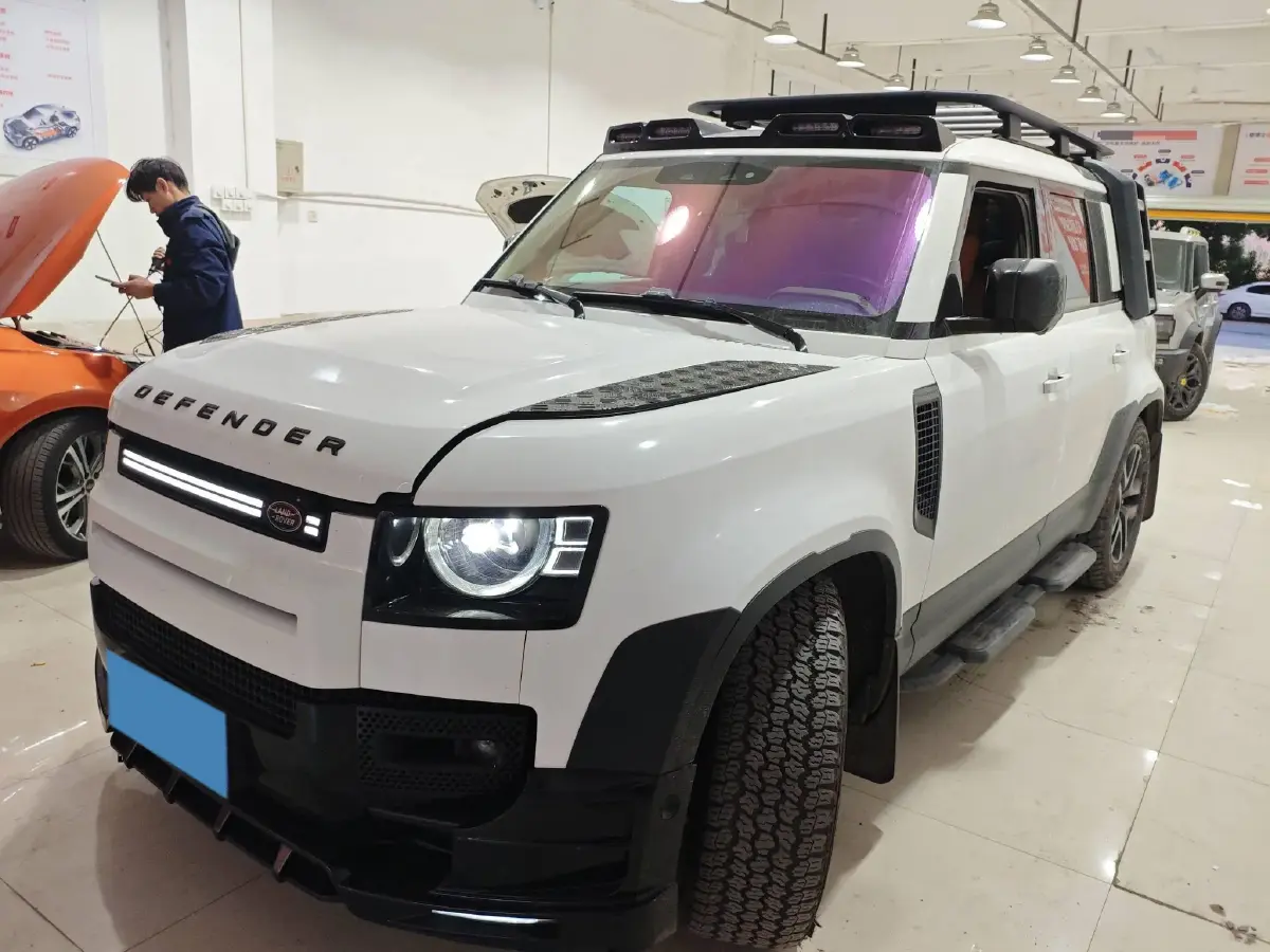 2024 Land Rover Defender 3.0T 400HP L6 8AT