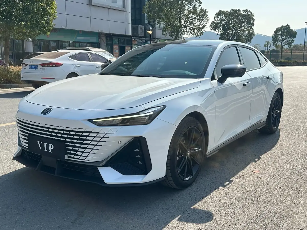 2023 ChangAn UNI-V 1.5T 188HP L4 7DCT