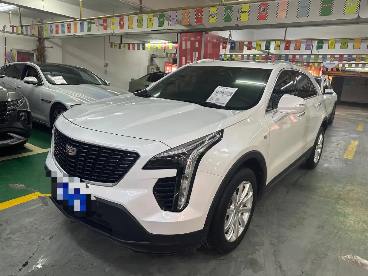 2018 Cadillac XT4 2.0T 241HP L4 9AT