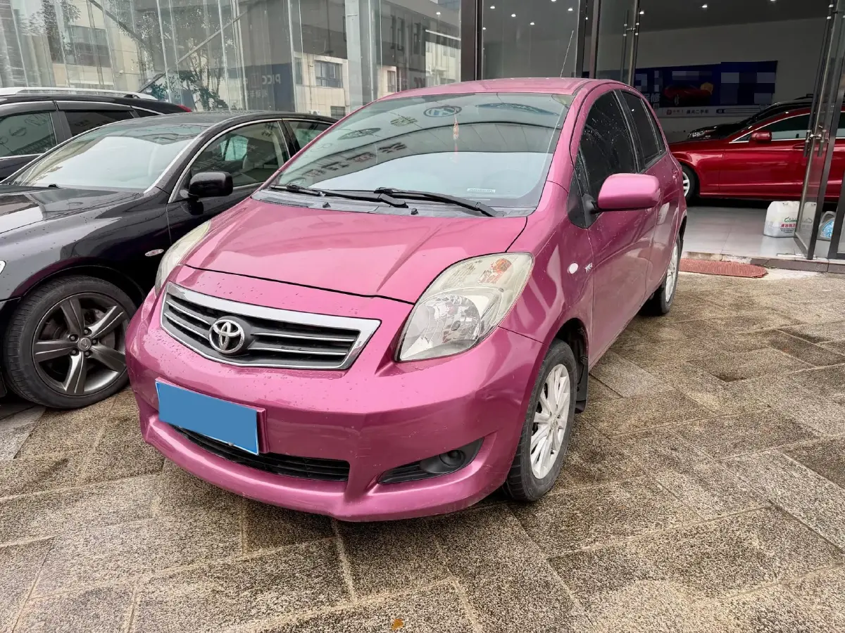 2011 Toyota Yaris 1.6L 118HP L4 4AT