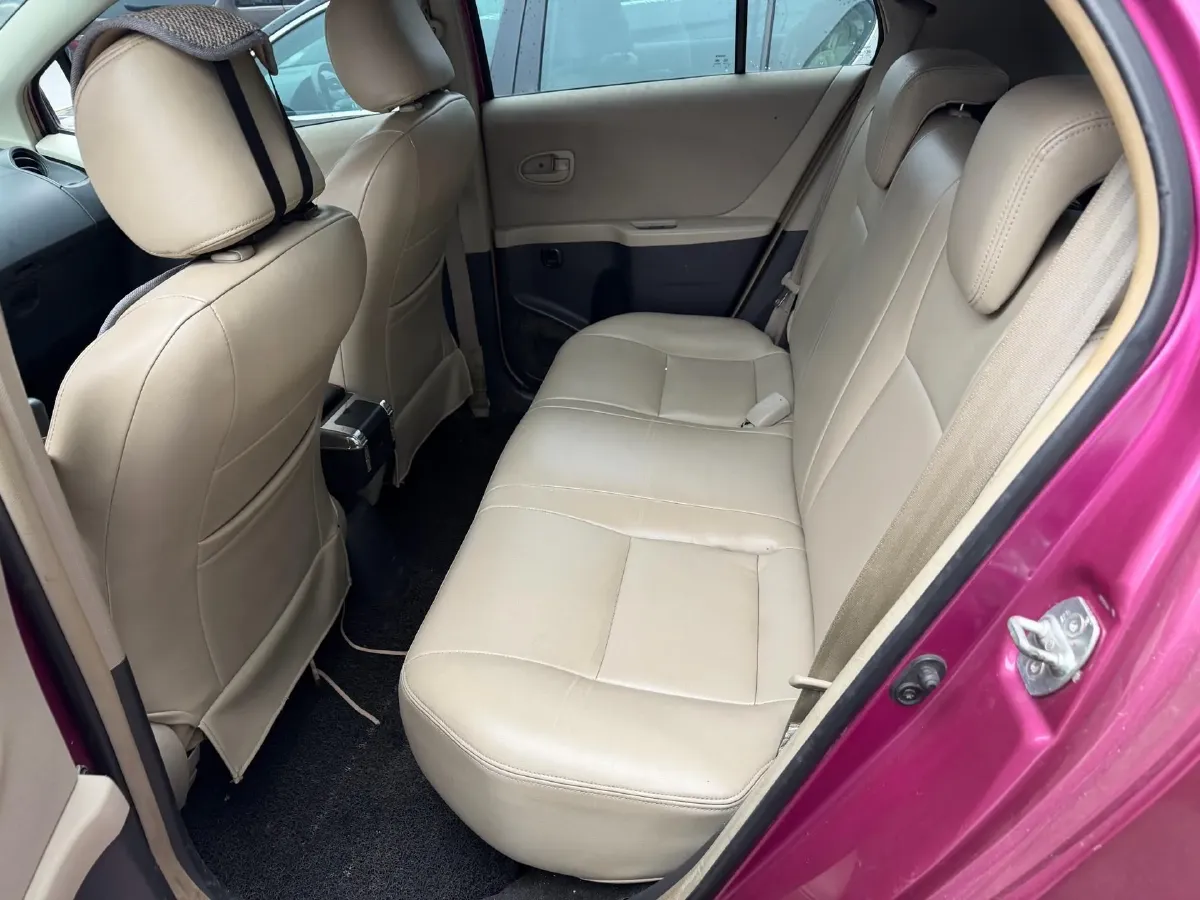 2011 Toyota Yaris 1.6L 118HP L4 4AT,autocango,china used car exporter,china ev exporter,chinese used car exporter,chinese used ev exporter