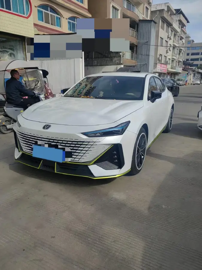 2023 ChangAn UNI-V 1.5T 188HP L4 7DCT