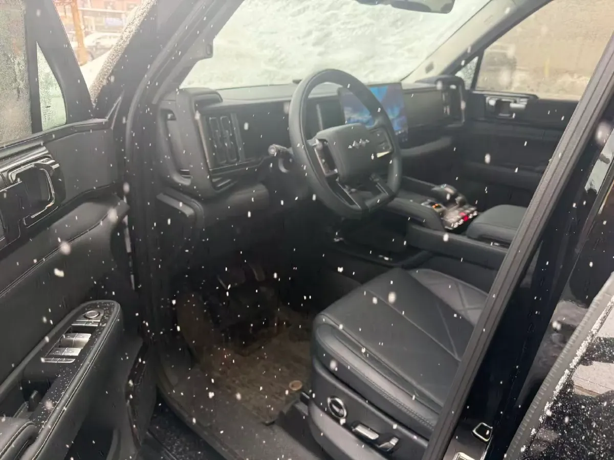 2025 FangChengBao Bao 5 1.5T 194HP L4 E-CVT PHEV 31.8KWH,autocango,china used car exporter,china ev exporter,chinese used car exporter,chinese used ev exporter