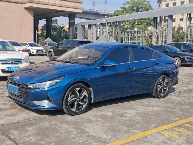 2022 Hyundai Elantra 1.5L 115HP L4 CVT
