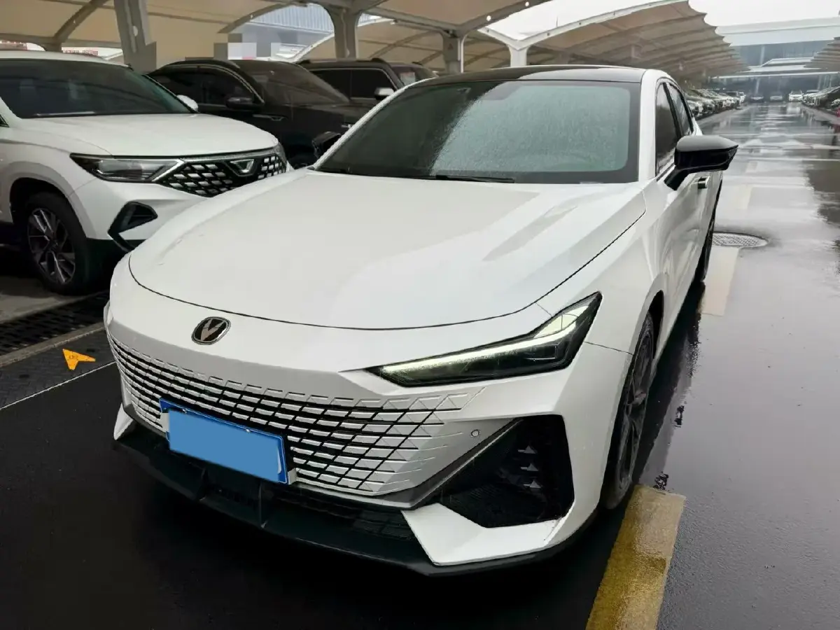 2022 ChangAn UNI-V 1.5T 188HP L4 7DCT