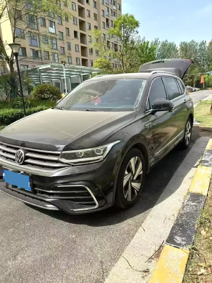 2023 Volkswagen Tiguan L 2.0T 186HP L4 7DCT