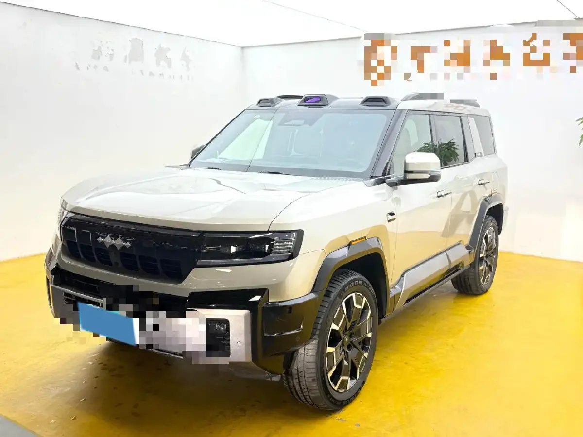 2025 FangChengBao Bao 8 2.0T 245HP L4 E-CVT PHEV 36.8KWH