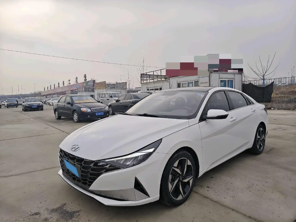 2022 Hyundai Elantra 1.5L 115HP L4 CVT