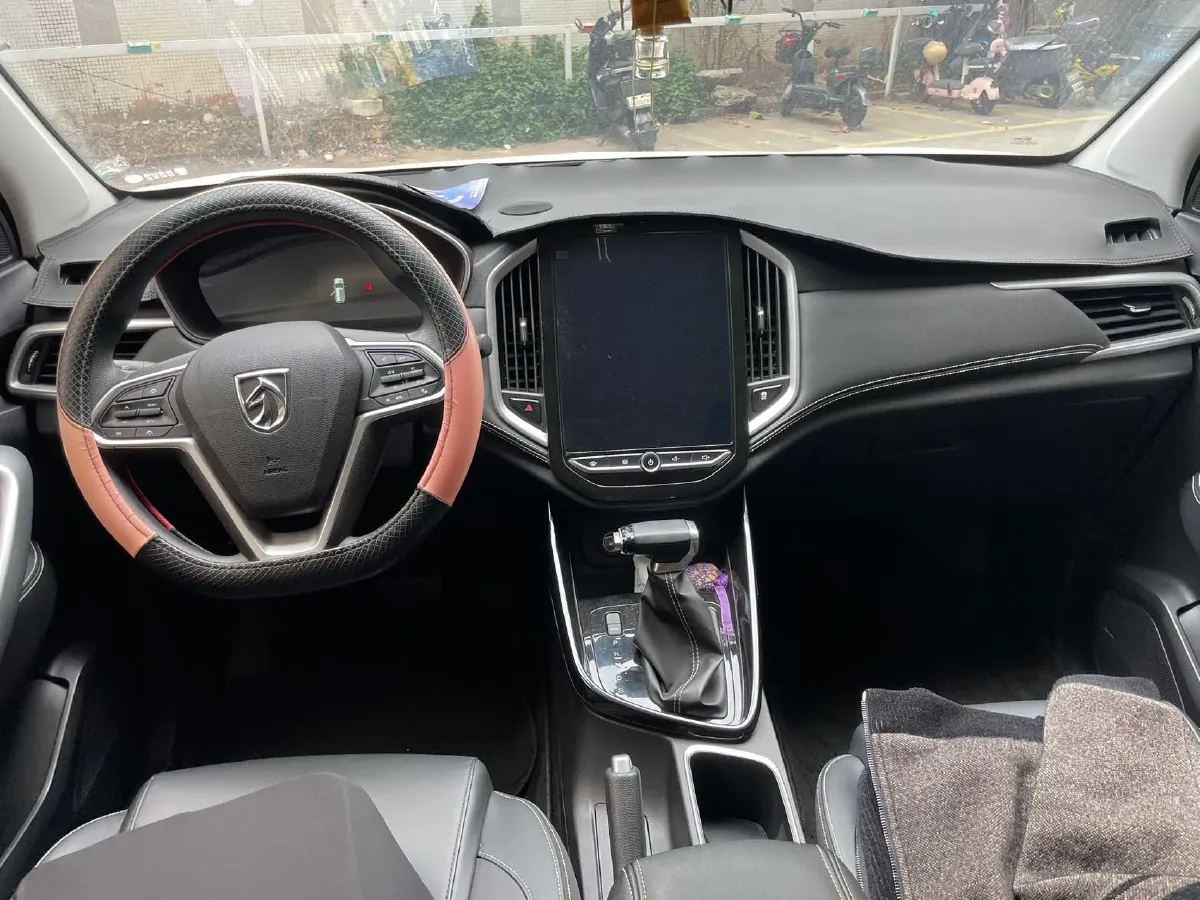 2021 BaoJun 530 1.5T 147HP L4 CVT,autocango,china used car exporter,china ev exporter,chinese used car exporter,chinese used ev exporter