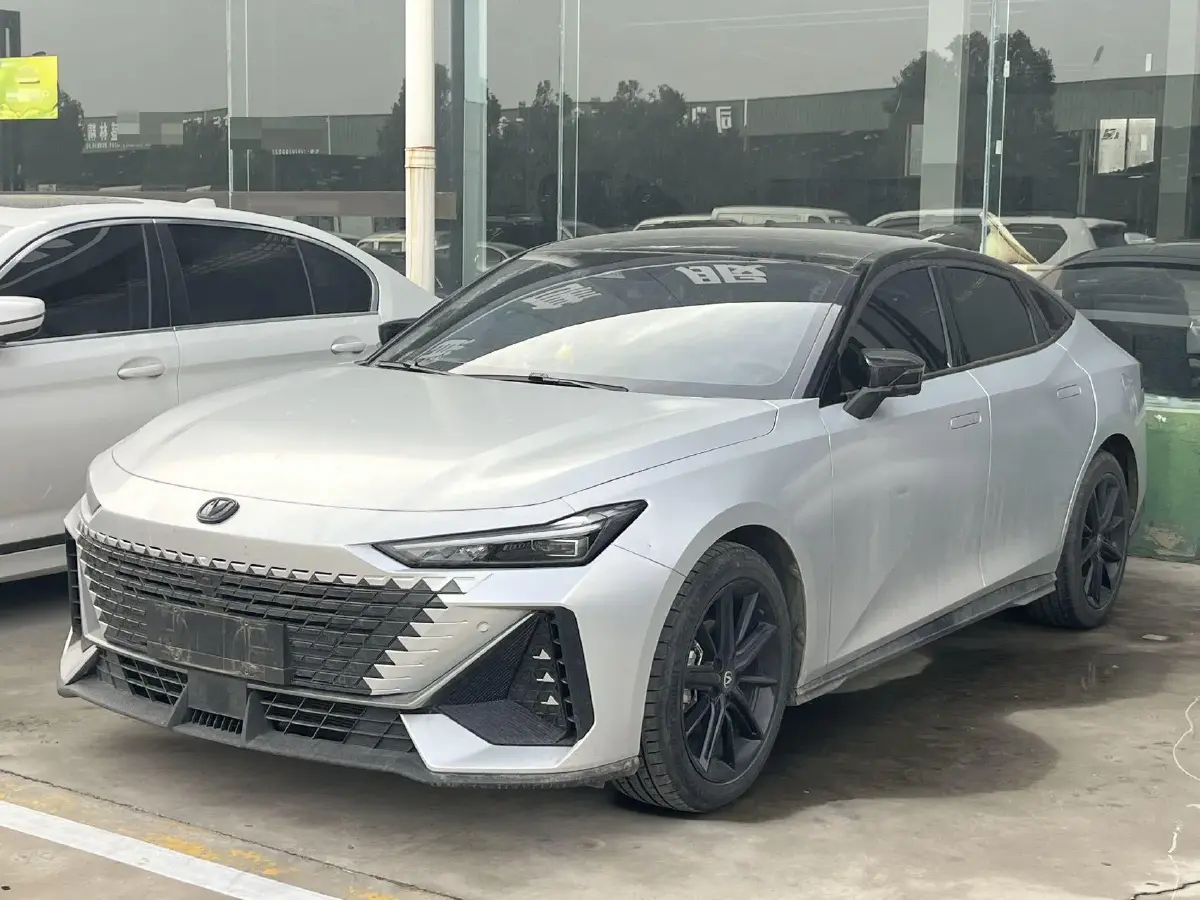 2024 ChangAn UNI-V 1.5T 188HP L4 7DCT