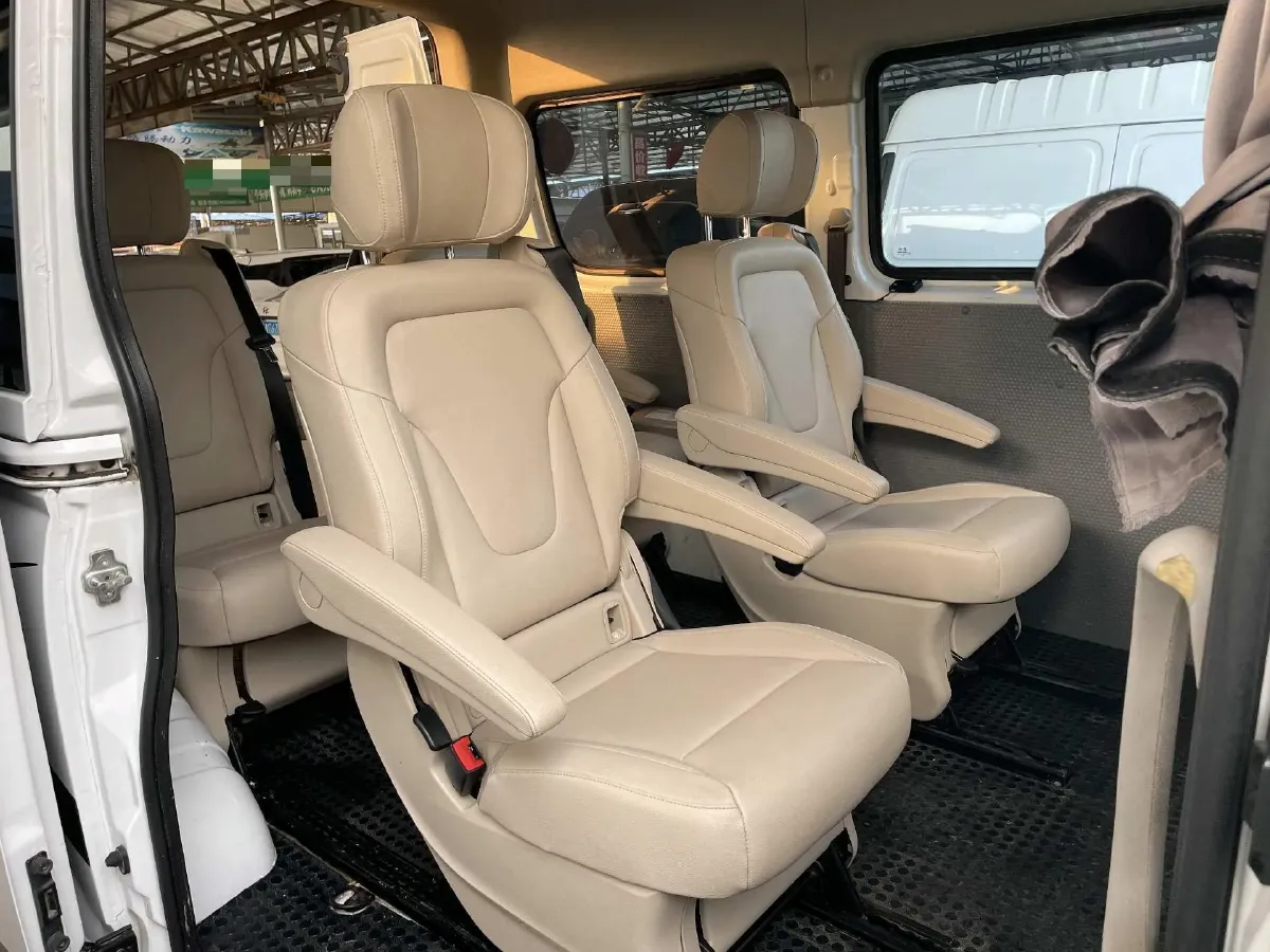 2021 MAXUS XinTu V80 2.0T 139HP L4 6MT,autocango,china used car exporter,china ev exporter,chinese used car exporter,chinese used ev exporter