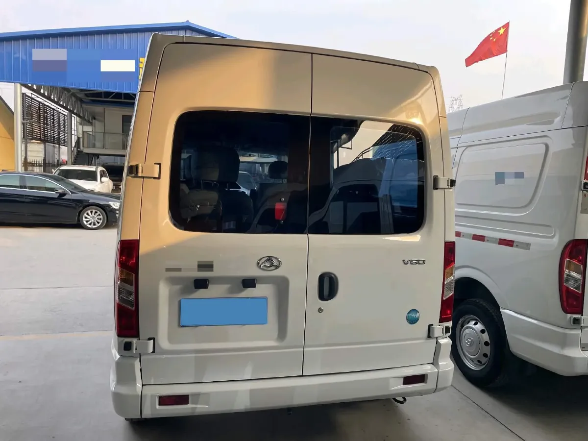 2021 MAXUS XinTu V80 2.0T 139HP L4 6MT,autocango,china used car exporter,china ev exporter,chinese used car exporter,chinese used ev exporter