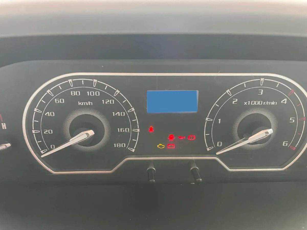 2021 MAXUS XinTu V80 2.0T 139HP L4 6MT,autocango,china used car exporter,china ev exporter,chinese used car exporter,chinese used ev exporter