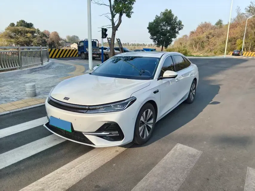 2025 Geely Galaxy A7 1.5L 112HP L4 1DHT PHEV,autocango,china used car exporter,china ev exporter,chinese used car exporter,chinese used ev exporter