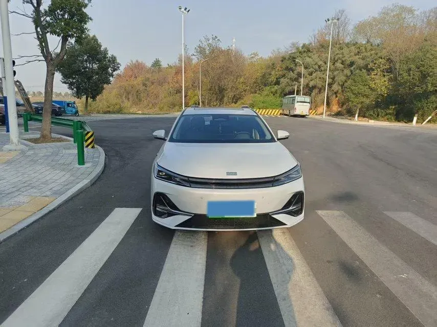 2025 Geely Galaxy A7 1.5L 112HP L4 1DHT PHEV,autocango,china used car exporter,china ev exporter,chinese used car exporter,chinese used ev exporter