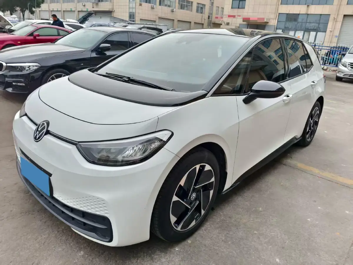 2025 Volkswagen ID.3 BEV 52.8KWH