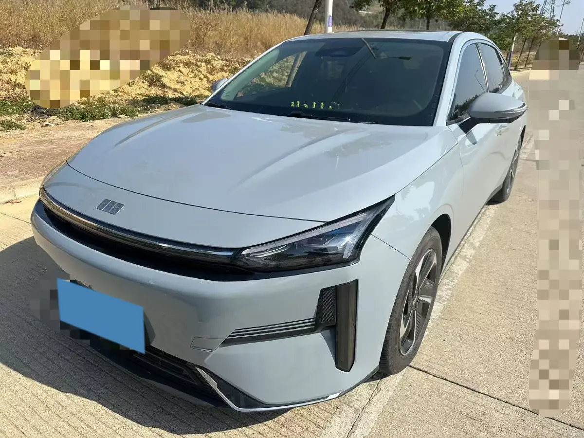 2023 Geely Galaxy L6 1.5T 163HP L4 3DHT PHEV