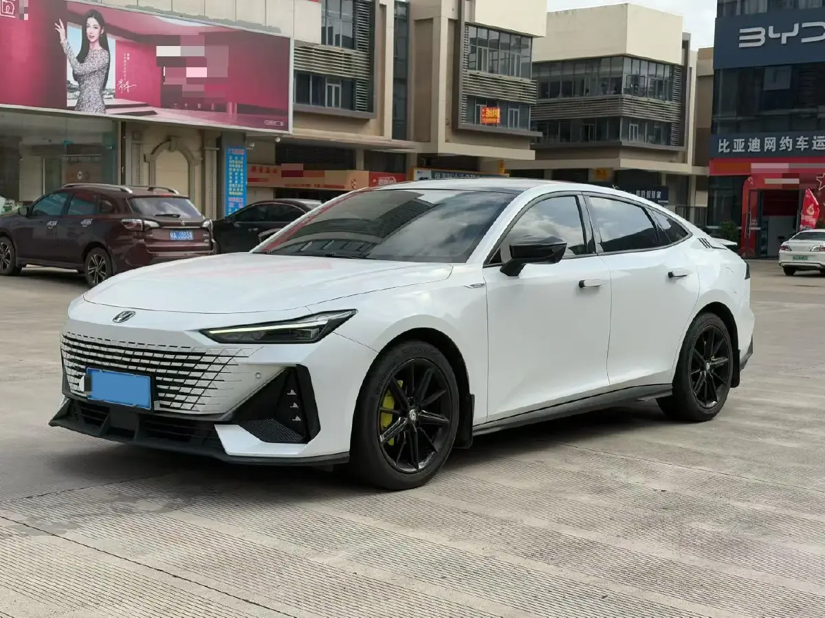 2023 ChangAn UNI-V 1.5T 188HP L4 7DCT