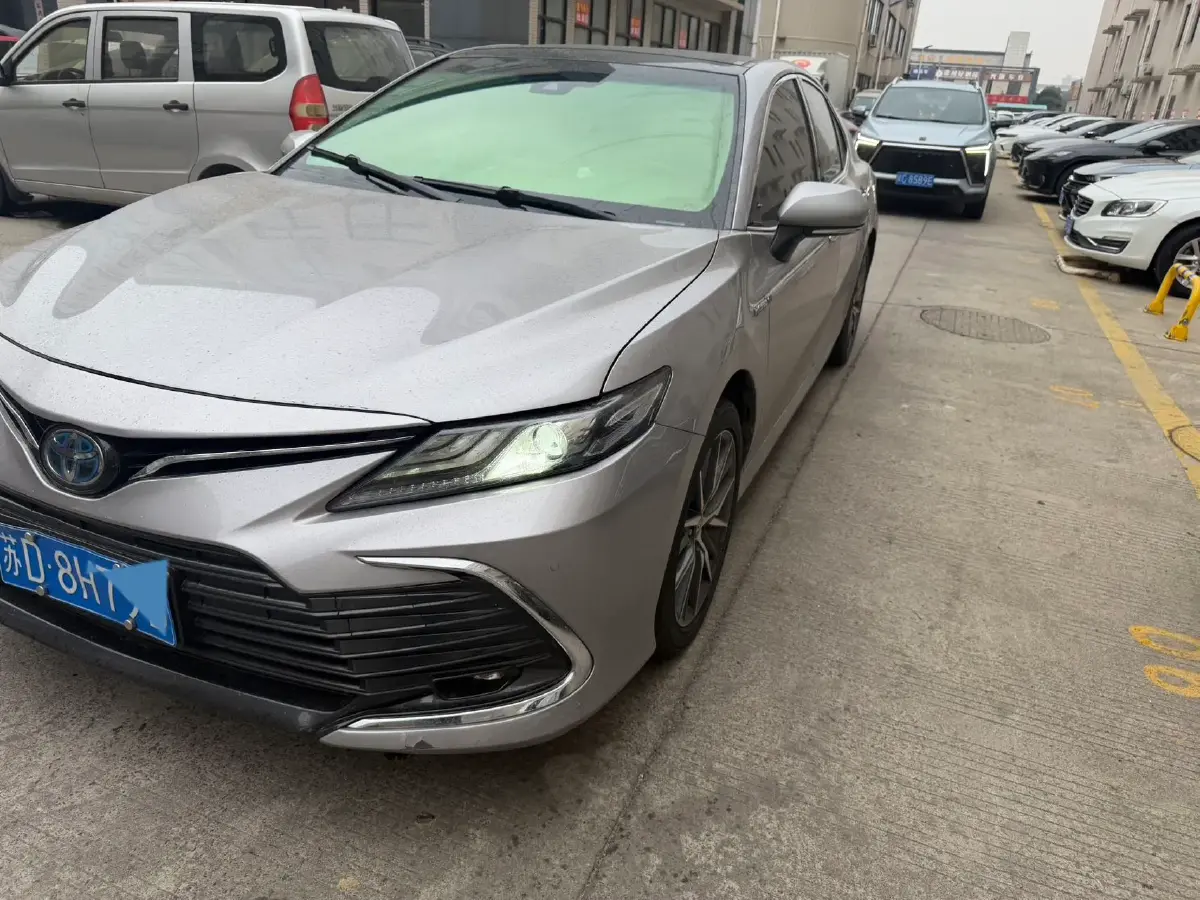 2021 Toyota Camry 2.5L 178HP L4 E-CVT Hybrid