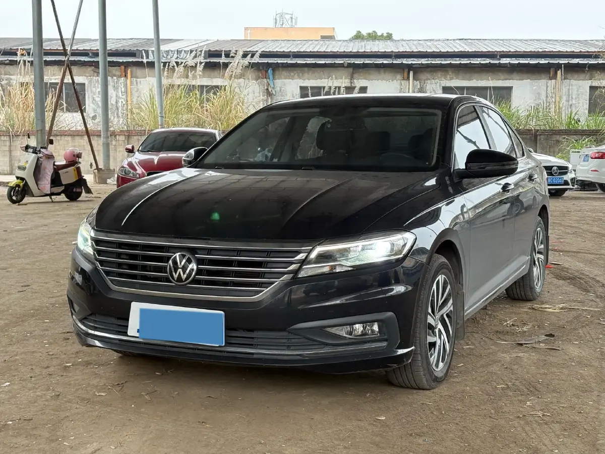 2022 Volkswagen Sagitar 1.2T 116HP L4 7DCT