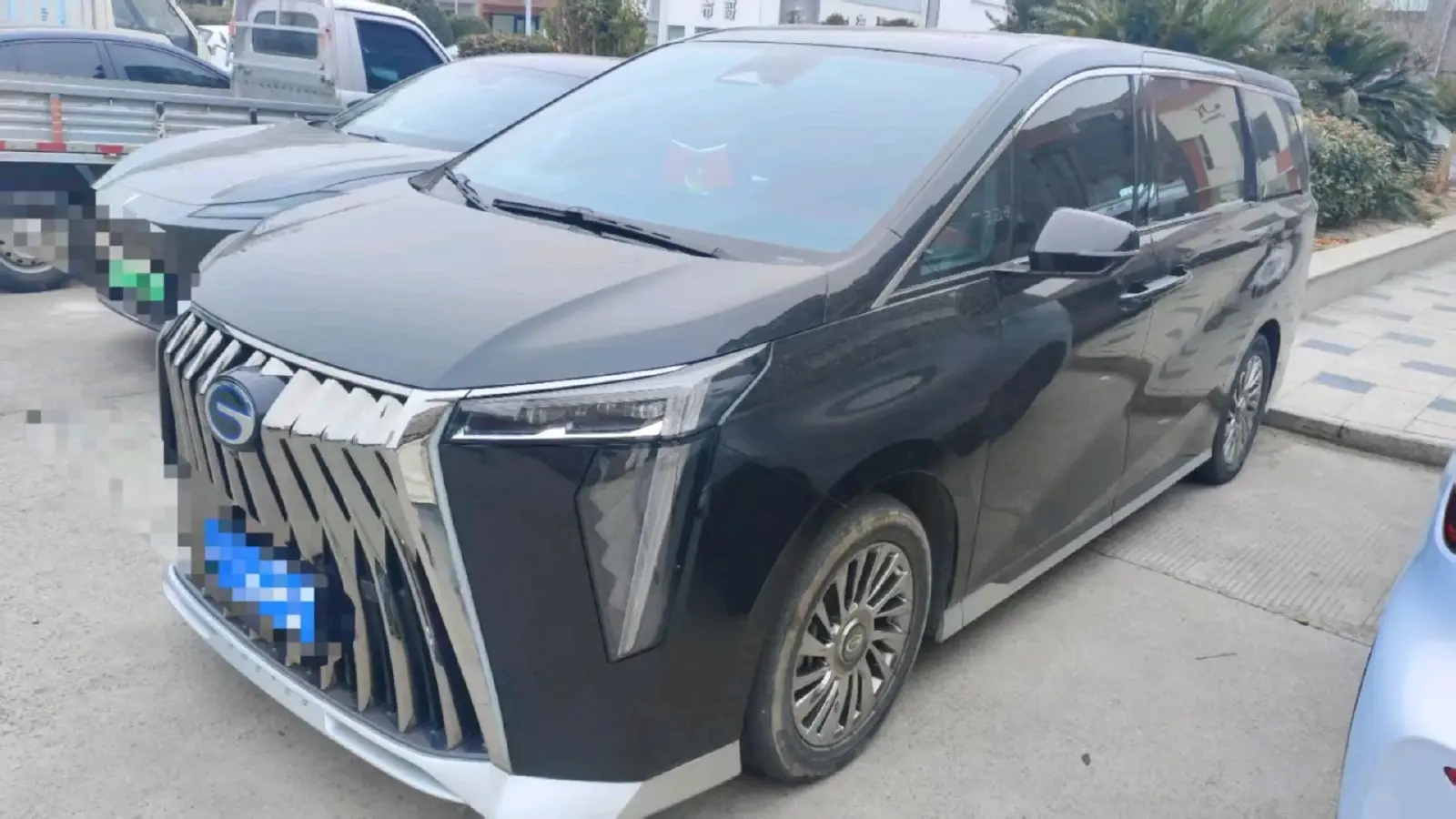 2023 GAC Trumpchi M8 2.0T 190HP L4 E-CVT Hybrid