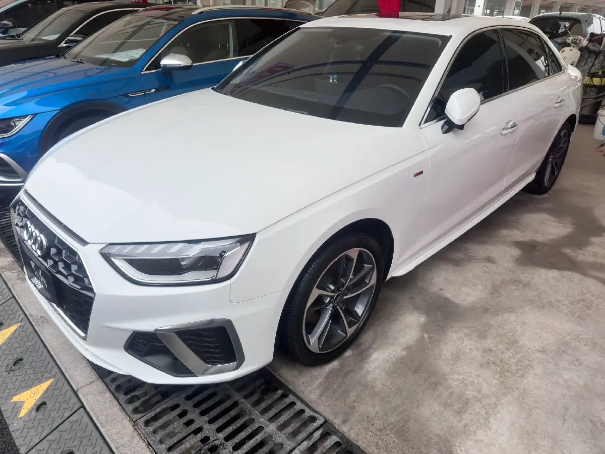 2023 Audi A4L 2.0T 190HP L4 7DCT