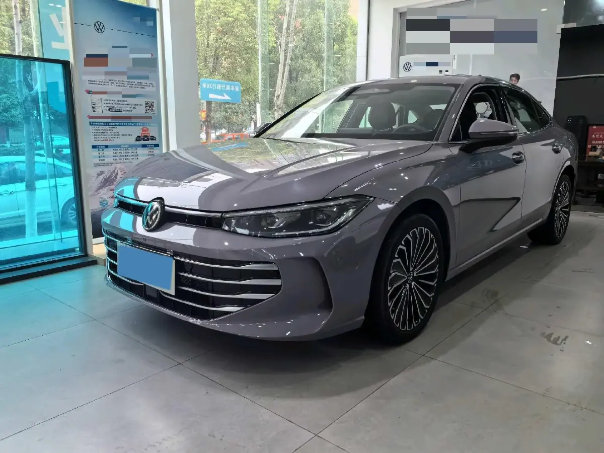 2025 Volkswagen Passat 2.0T 220HP L4 7DCT