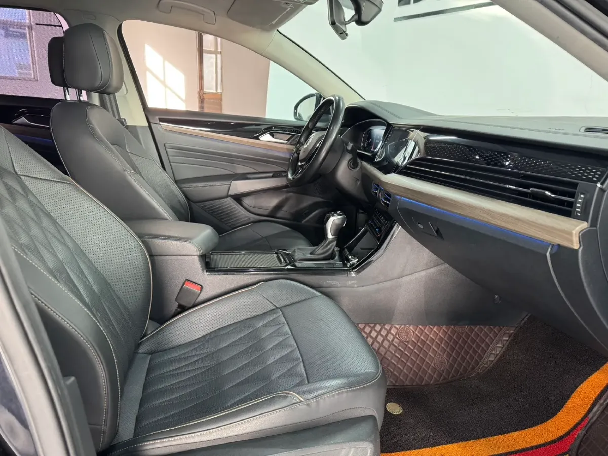 2020 Volkswagen Passat 2.0T 186HP L4 7DCT,autocango,china used car exporter,china ev exporter,chinese used car exporter,chinese used ev exporter