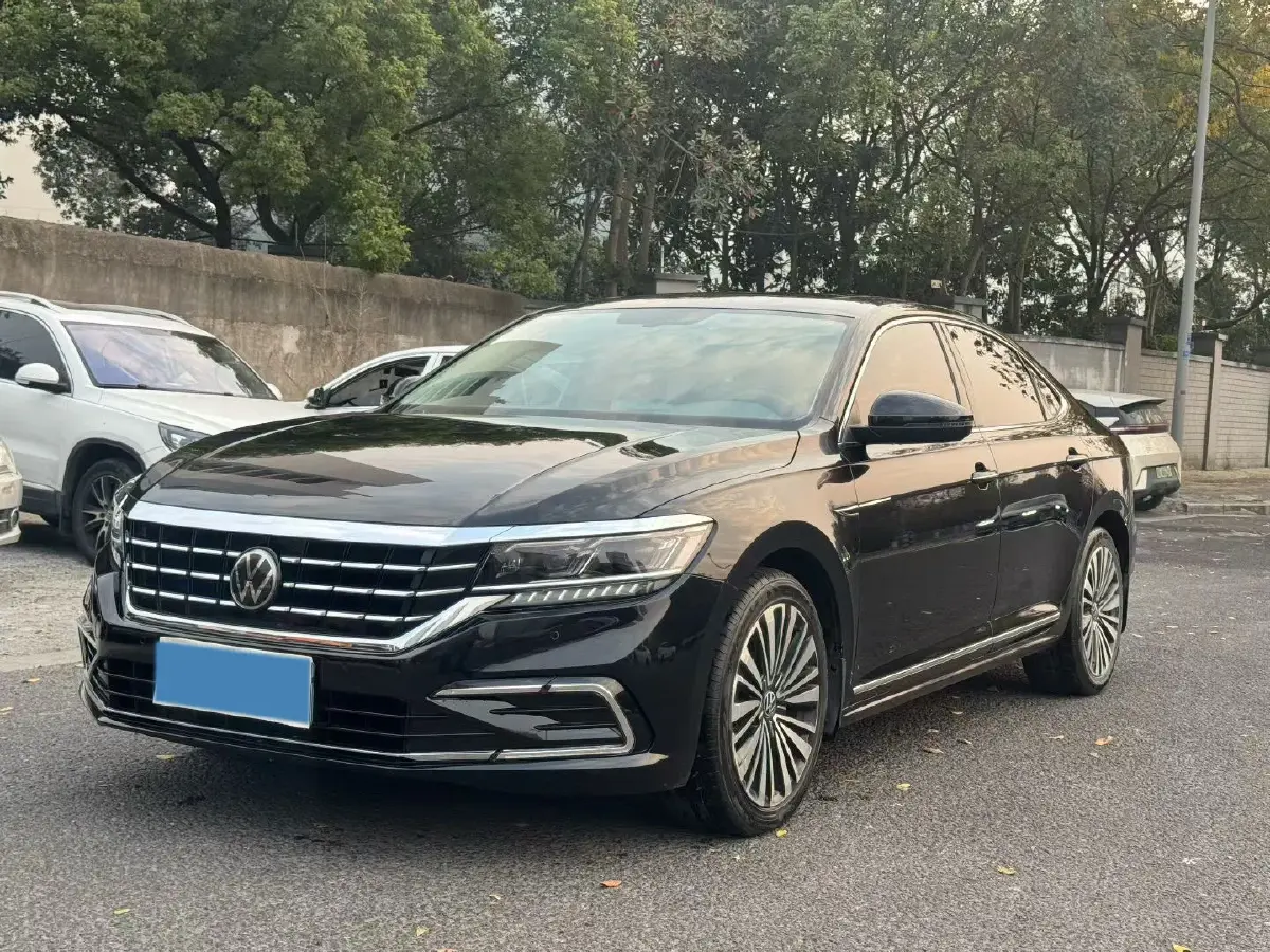2021 Volkswagen Passat 2.0T 186HP L4 7DCT