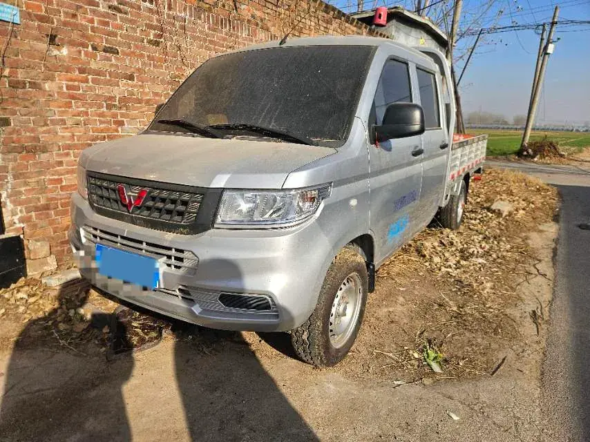 2023 WuLing RongGuang New Truck 1.5L 102HP L4 5MT