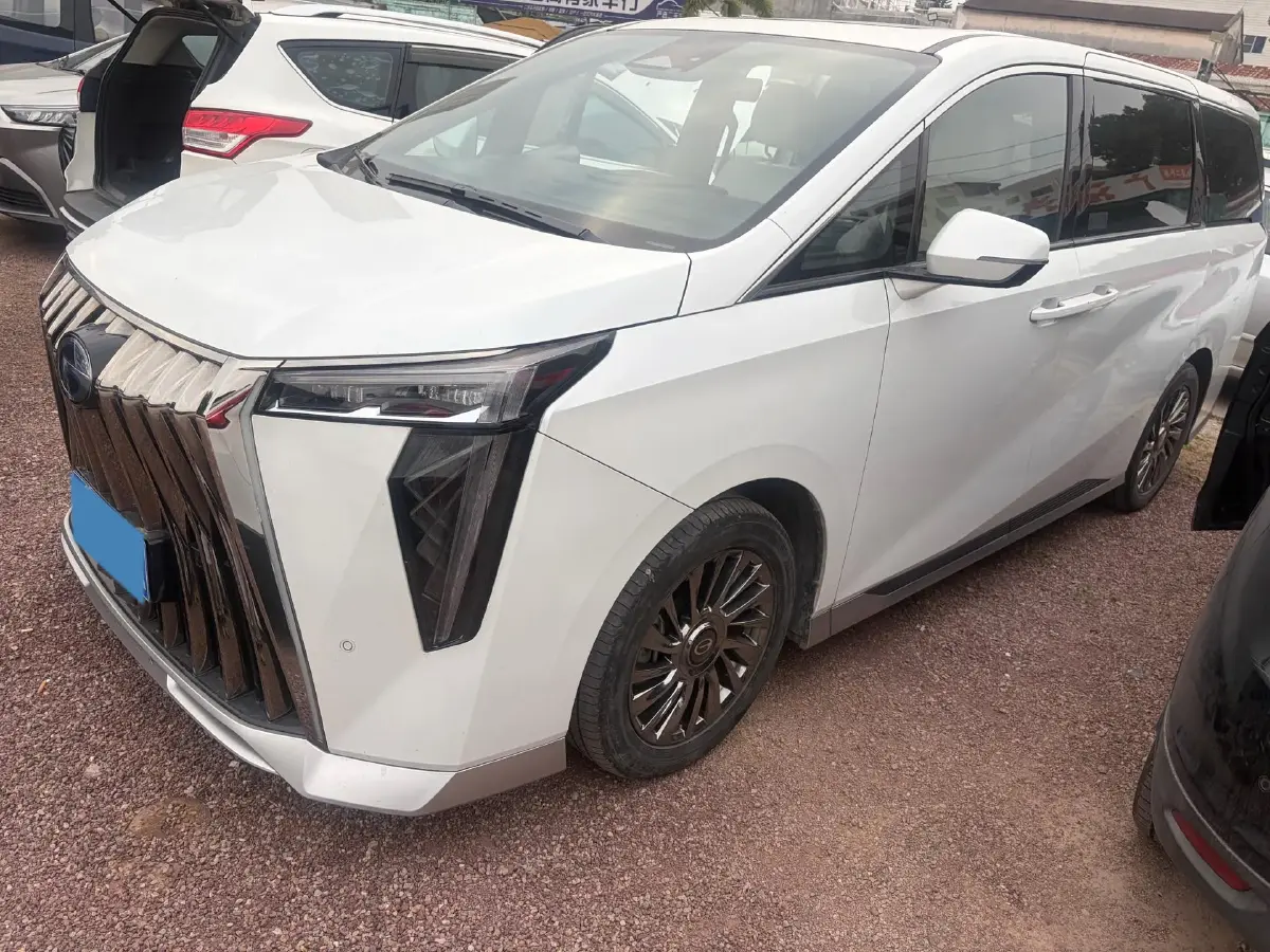 2023 GAC Trumpchi M8 2.0T 190HP L4 E-CVT Hybrid