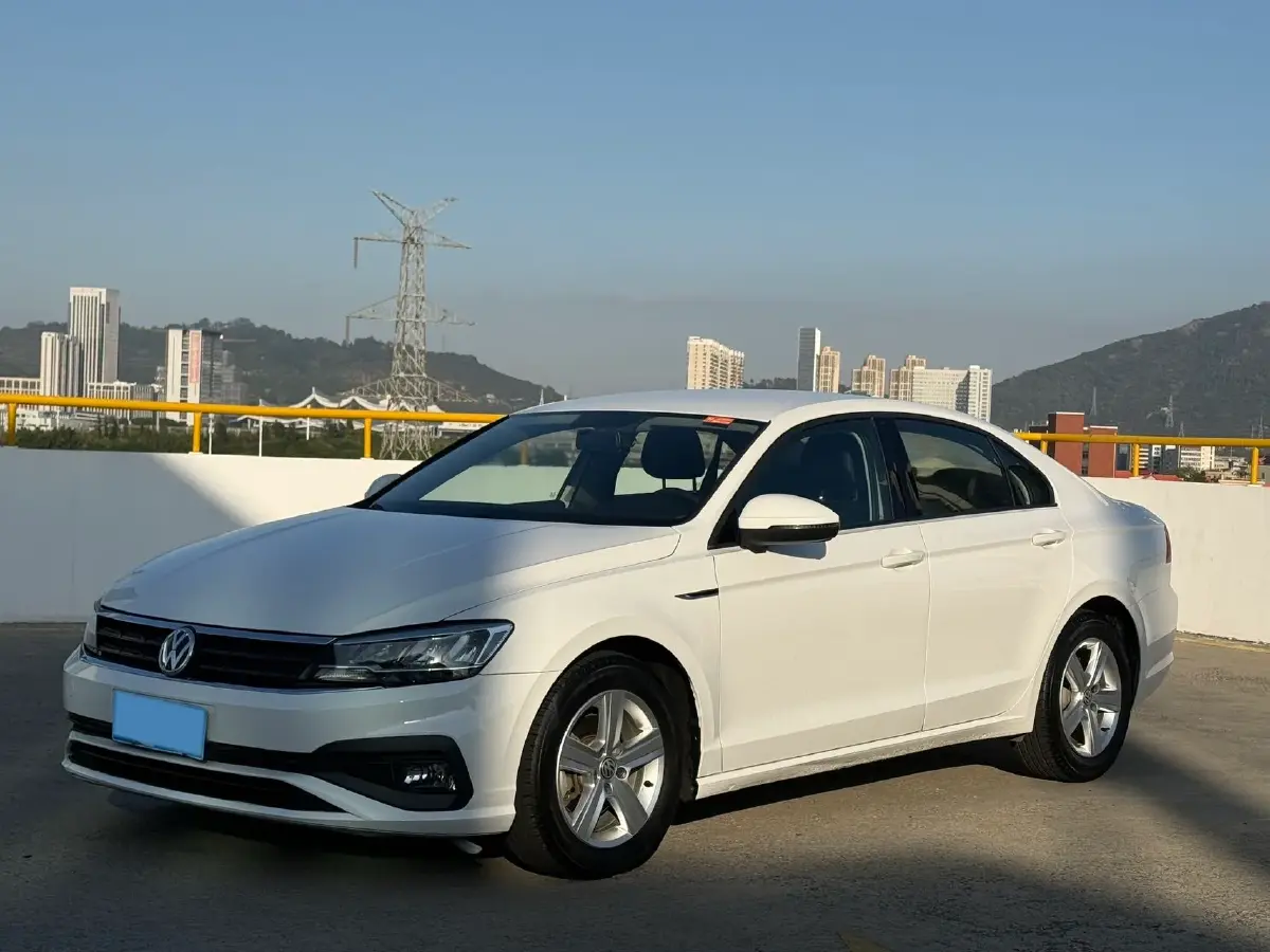 2019 Volkswagen T-Cross 1.4T 150HP L4 7DCT