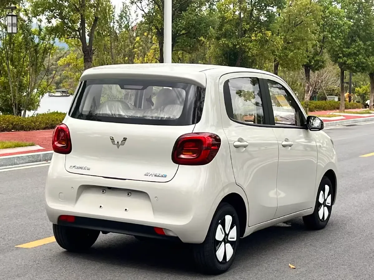 2025 WuLing HongGuang MINI EV BEV 16.2KWH,autocango,china used car exporter,china ev exporter,chinese used car exporter,chinese used ev exporter