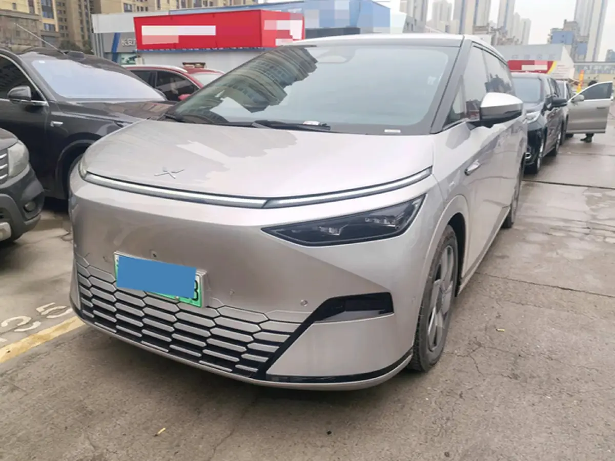 2024 Xpeng X9 BEV 84.5KWH