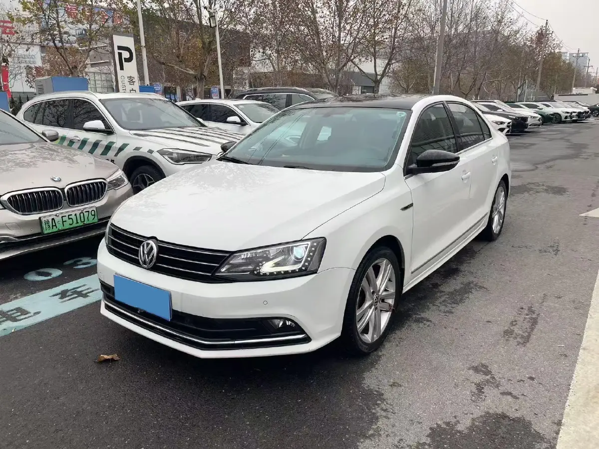 2018 Volkswagen Sagitar 1.4T 150HP L4 7DCT