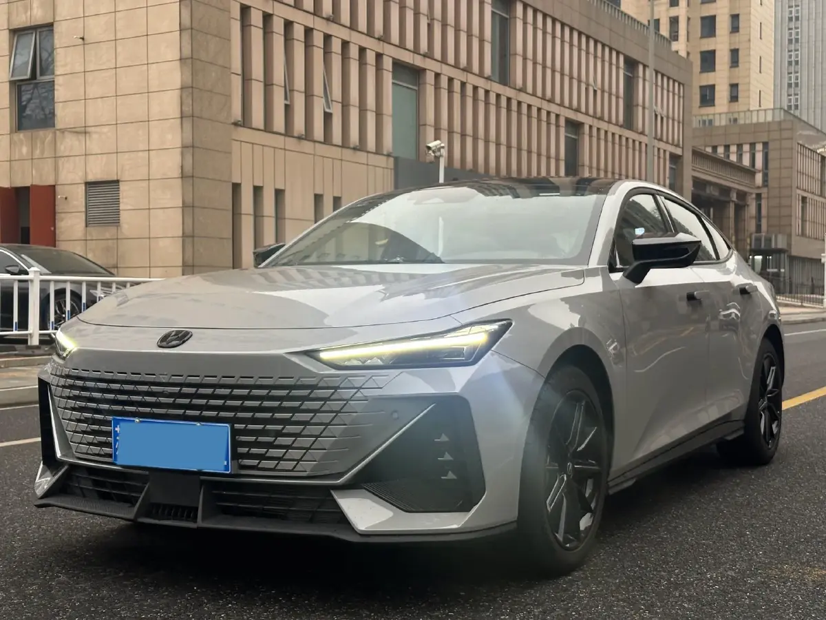 2023 ChangAn UNI-V 1.5T 188HP L4 7DCT