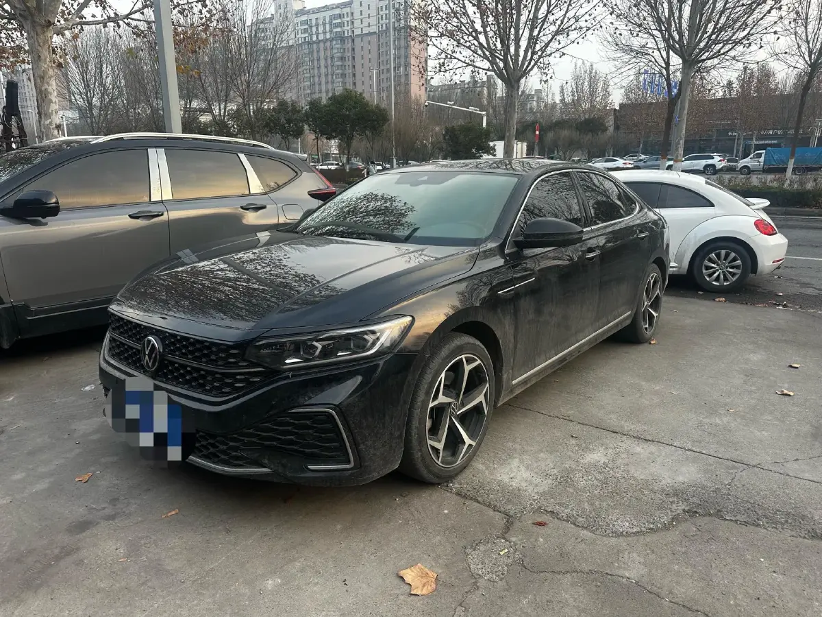 2023 Volkswagen Passat 2.0T 186HP L4 7DCT