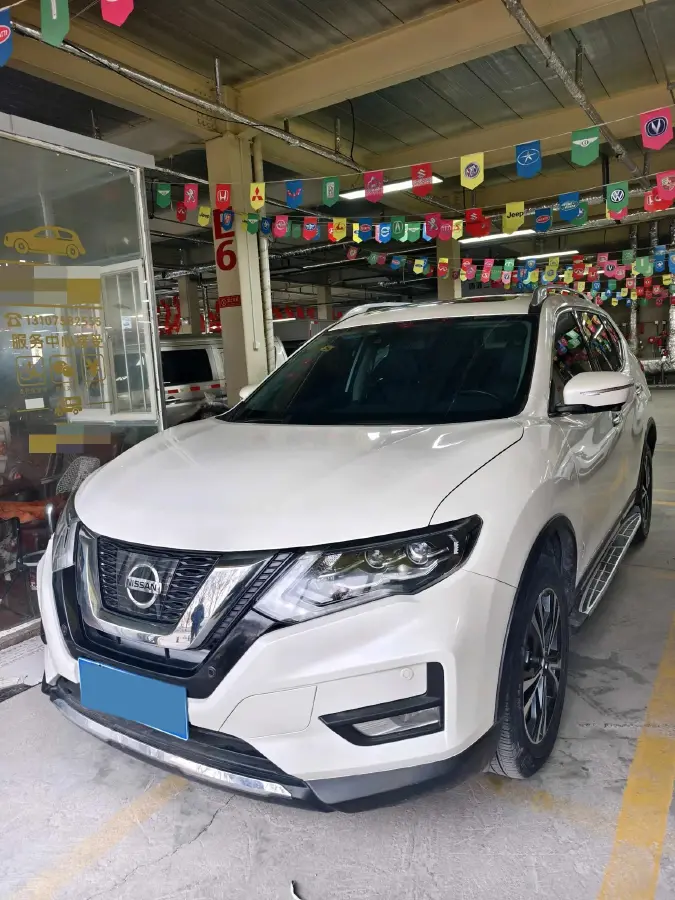 2021 Nissan X-Trail 2.5L 181HP L4 CVT